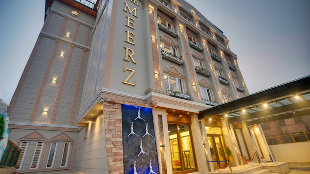 Meerz Hotel
